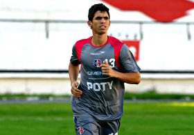 Série C: Santa Cruz perde meia para decisão contra o Sampaio Corrêa