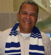 Com sondagem do exterior, Hélio dos Anjos analisa propostas para 2014