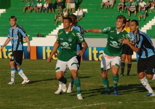 Três anos após rebaixar Guarani, Grêmio pode repetir feito com a Ponte