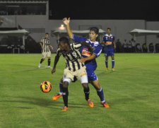 No Sul, Vitória vai para o ataque contra o Criciúma