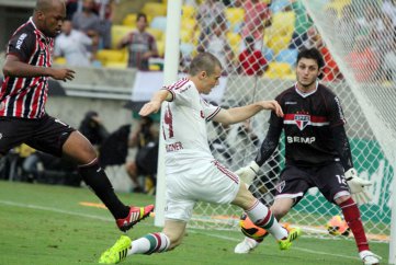 Santos x Fluminense – Briga contra a degola