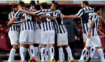 ITALIANO: Juventus derrota Livorno e assume ponta provisória