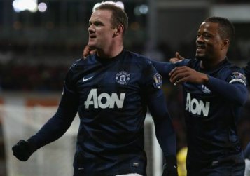 INGLÊS: Manchester United leva gol no fim e fica no empate