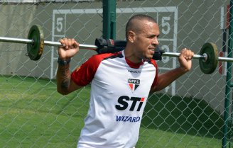 Atacante do São Paulo lamenta fase e Muricy volta a cobrar atleta