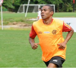 Ídolo da Fiel, volante do Fla revela desejo em retornar ao Corinthians