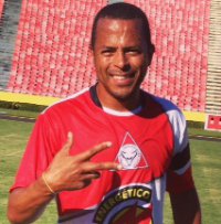 André Neles segue goleador em Minas Gerais e briga pelo acesso