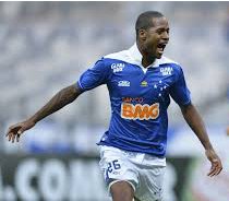 Zagueiro do Cruzeiro diz que não jogou ‘para não correr risco de falhar’