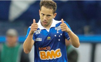 Novo CR7? Manchester prepara proposta de R$ 26 mi por destaque do Brasileirão