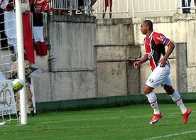 Artilheiro de time da Série B vai a júri popular por suposto aborto