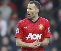 Inglês: Perto dos 40, ídolo estuda renovar com o Manchester