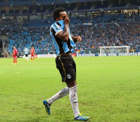 Reforço? Lusa confirma contato com meia de rival do Brasileirão