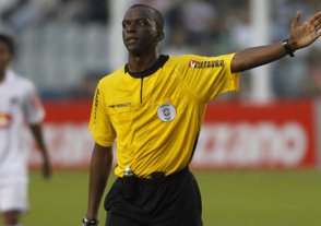 Série C: CBF escala árbitro paulista para decisão entre Santa x Sampaio