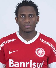 Volante vai para reserva após criticar Clemer no Inter