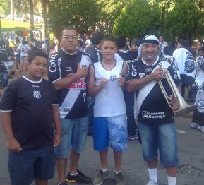 FI acompanha a saída dos torcedores diretamente do Moisés Lucarelli!