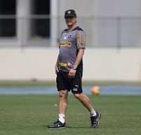 Treinador tem duas dúvidas para escalar Botafogo contra o ameaçado Coritiba