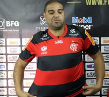 Perto da Libertadores, time do Brasileirão quer Adriano Imperador