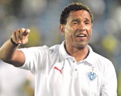 Técnico do Paysandu desabafa: 'Havia jogadores sem comprometimento'