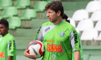 Treinador do Coritiba prega respeito ao Botafogo