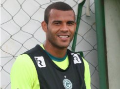 “Esse jogo vai ser uma guerra”, afirma zagueiro do Goiás