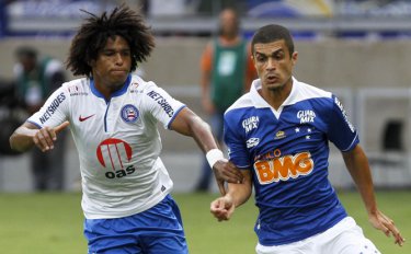 Cruzeiro 1 x 2 Bahia – Tricolor ‘invade’ festa e se livra da degola!