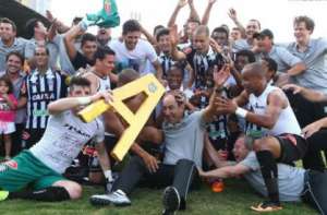 Após 363 dias na Série B, Figueirense comemora o acesso à elite