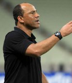 Ceará renova com treinador mesmo após vexame na Série B