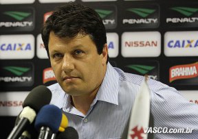 Com 2 desfalques, Adilson Batista inicia preparação do Vasco