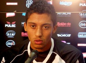 Zagueiro comemora momento na Ponte e alerta para ‘arma’ do Lanús