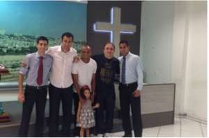 Após acesso à Série A, atacante do Figueirense cumpre promessa