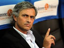 Inglês: Mourinho diz que City tem mais pressão por título