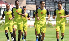 Adilson pede Vasco menos afobado contra o Atlético-PR