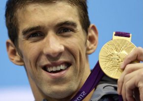 Natação: Michael Phelps admite que pode voltar às competições