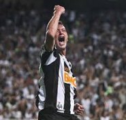 Atlético-MG acerta a renovação de zagueiro e atacante da Seleção