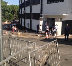 PM flagra torcedores da Ponte com drogas e detém foragido da justiça