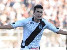 Lateral da Ponte chora após levar terceiro cartão amarelo e ficar fora da final