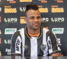 Fifa divulga lista e garante Fernandinho no Mundial de Clubes