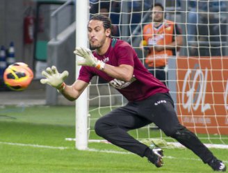 Sem receber há dois meses, elenco de time do Brasileirão faz greve
