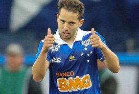 Quem leva? Porto entra na briga por meia do Cruzeiro