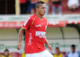 Meia da Portuguesa não descarta nova greve do time