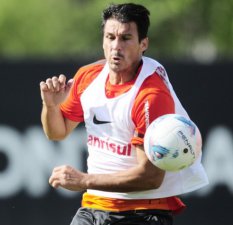 Recuperado, xerifão volta a treinar e deve reforçar Inter