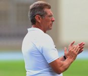 Treinador pode “dar balão” no Santos e ir para o exterior