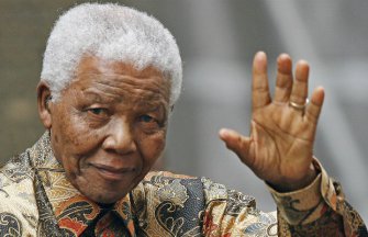 Mundo esportivo reverencia Mandela, morto aos 95 anos