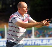 Catarinense: Assediado pelo Grêmio, técnico renova com a Chapecoense