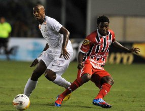 Titular no primeiro semestre, volante do Santos deve ir atuar na China