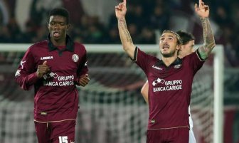 ITALIANO: Balotelli faz de falta no fim, mas Milan só empata