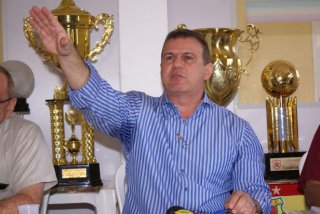 Presidente do Sampaio Corrêa renova com o elenco visando a Série B