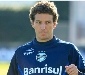 Palmeiras prepara lista de reforços com lateral da Inter de Milão e mais oito