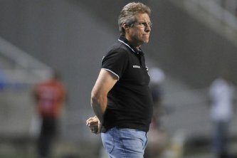 Time carioca anuncia que treinador não fica para 2014