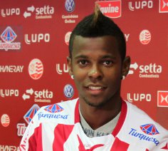 Paulistão: Ex-meia do Flamengo acerta com o São Bernardo