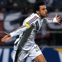 Dirigente do Cruzeiro confirma interesse em atacante ‘garanhão’